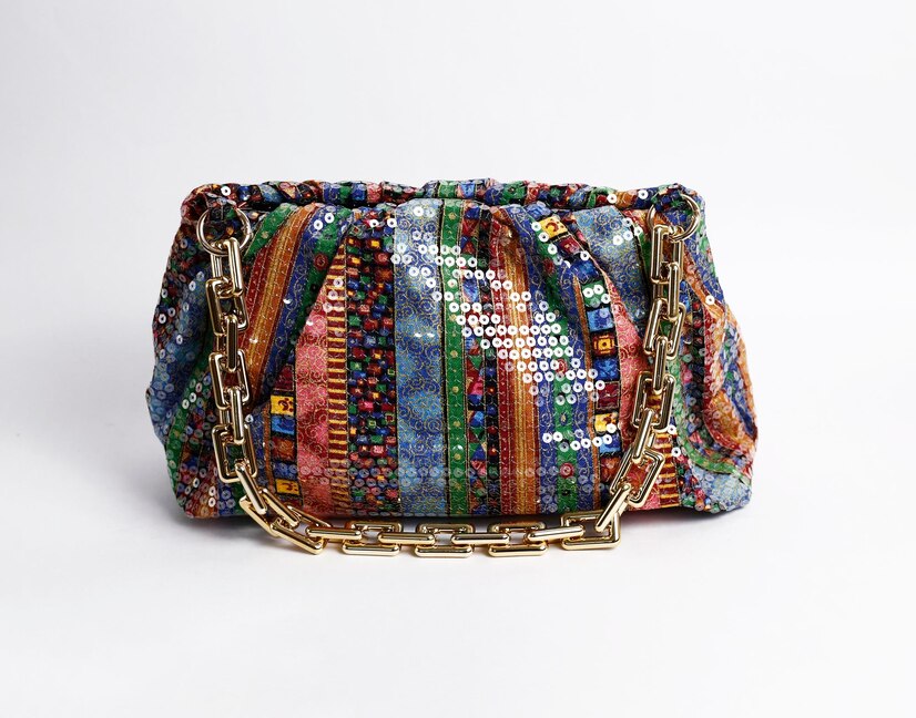 Crochet messanger bag exquisitely crafted f0r the ultimate style impact